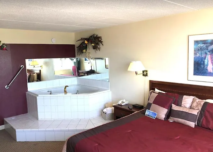 Norwood Inn & Suites Worthington